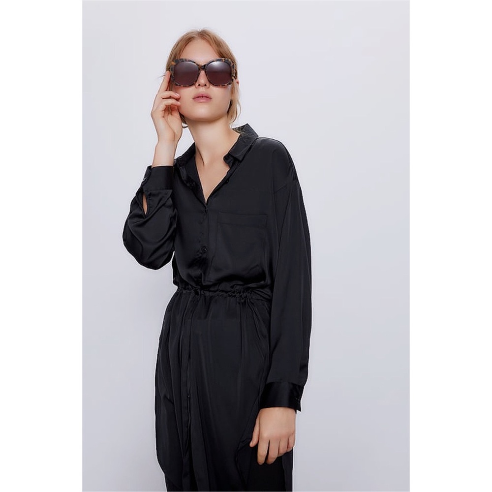 SATIN DRESS
Zara